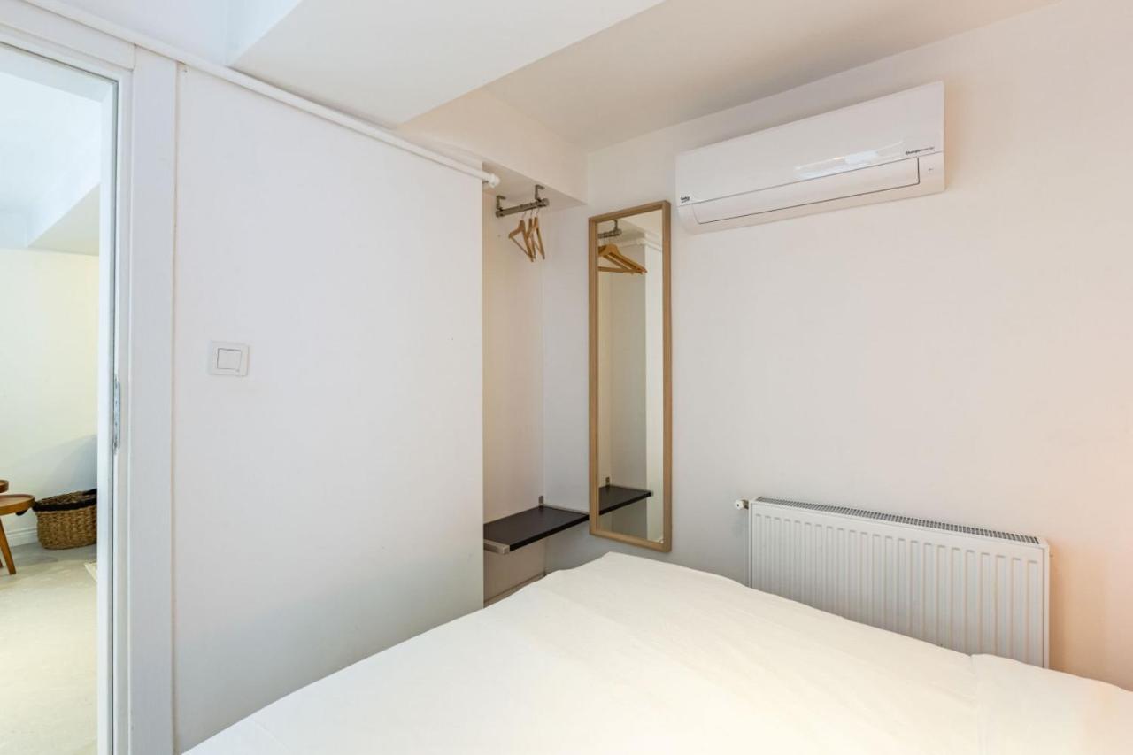 Excellent Flat With Lovely Backyard In Cihangir Provincia di Provincia di Istanbul Esterno foto