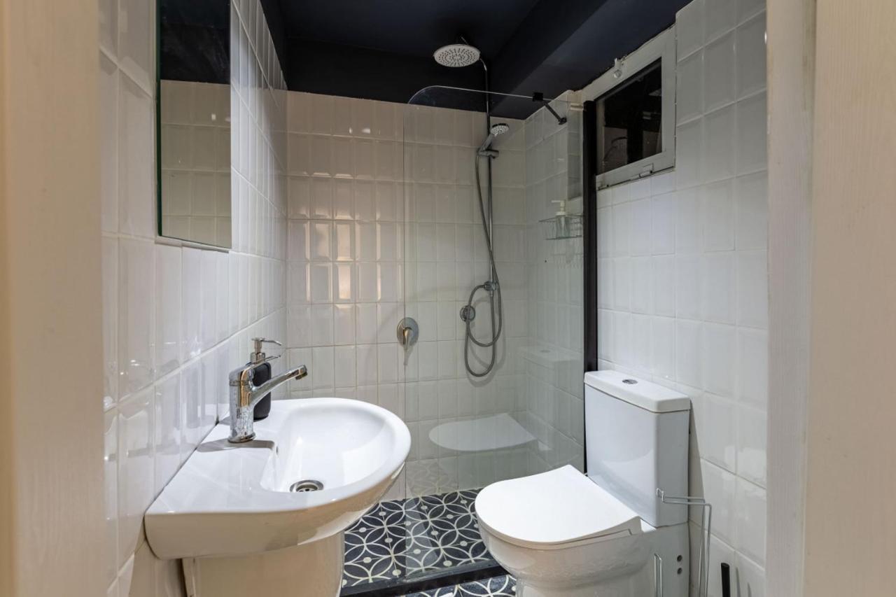 Excellent Flat With Lovely Backyard In Cihangir Provincia di Provincia di Istanbul Esterno foto